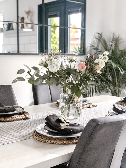 Guest Edit from @where_lou_lives. Five Ways to Set your Table.
