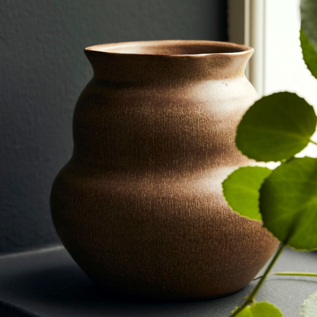 Camel Juno Vase