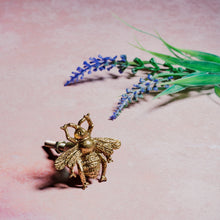 Load image into Gallery viewer, Gold Bee Drawer Knob
